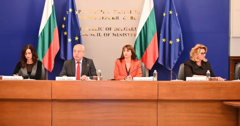 Ефремова представи формула с четири равни дяла за минималната заплата Ефремова представи формула с четири равни дяла за минималната заплата