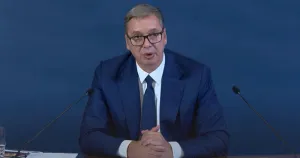 Майката на Вучич е нападната след гласуване в Белград