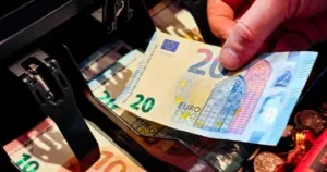 439 996 души получават по 50 евро компенсация за горивата