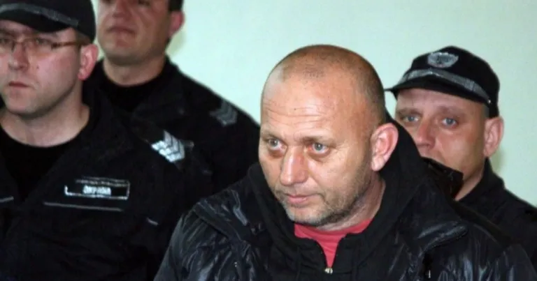 Депутатите отказаха изслушване на ДАНС за помилването на Огнян Атанасов Депутатите отказаха изслушване на ДАНС за помилването на Огнян Атанасов