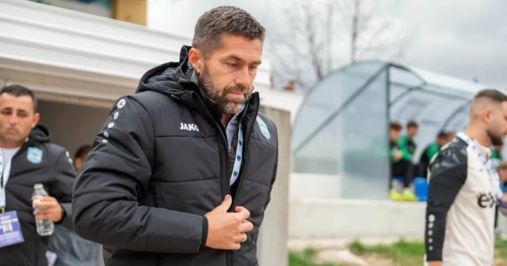Локомотив ГО удържа 0:0 в Самоков след червен картон