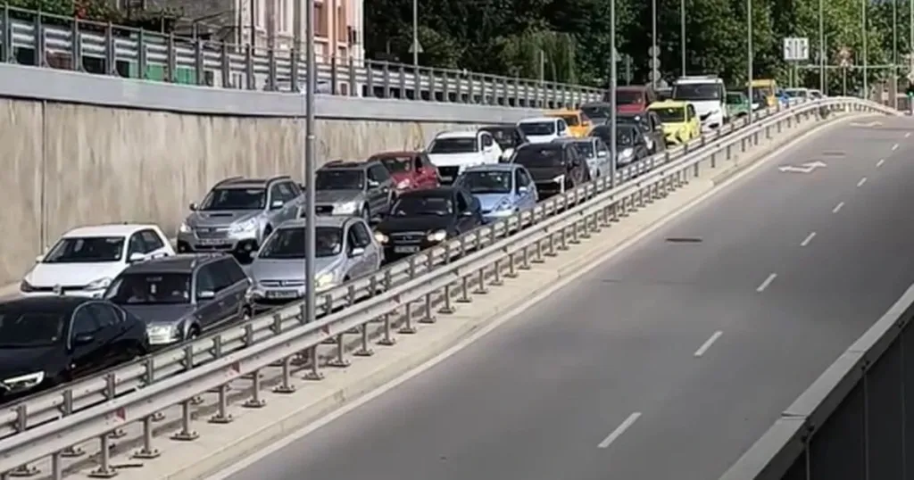 За старите коли отпада проверката на канал, транзитните табели са до три пъти