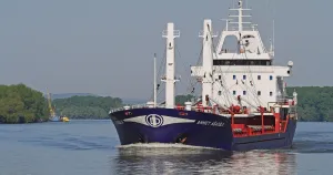 Пожарът на Wide Trader край Сулина остави осем моряци в неизвестност