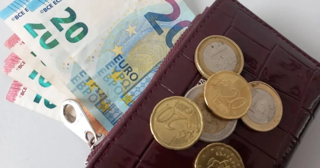 Транспортът поскъпна с 3.7%, но през септември цените се понижиха