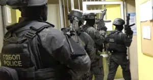 Докладът за сигурността посочва трима задържани последователи на The Base