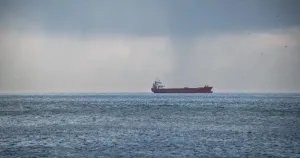 Над 20 контейнера с опасни вещества са разпръснати край Калиакра
