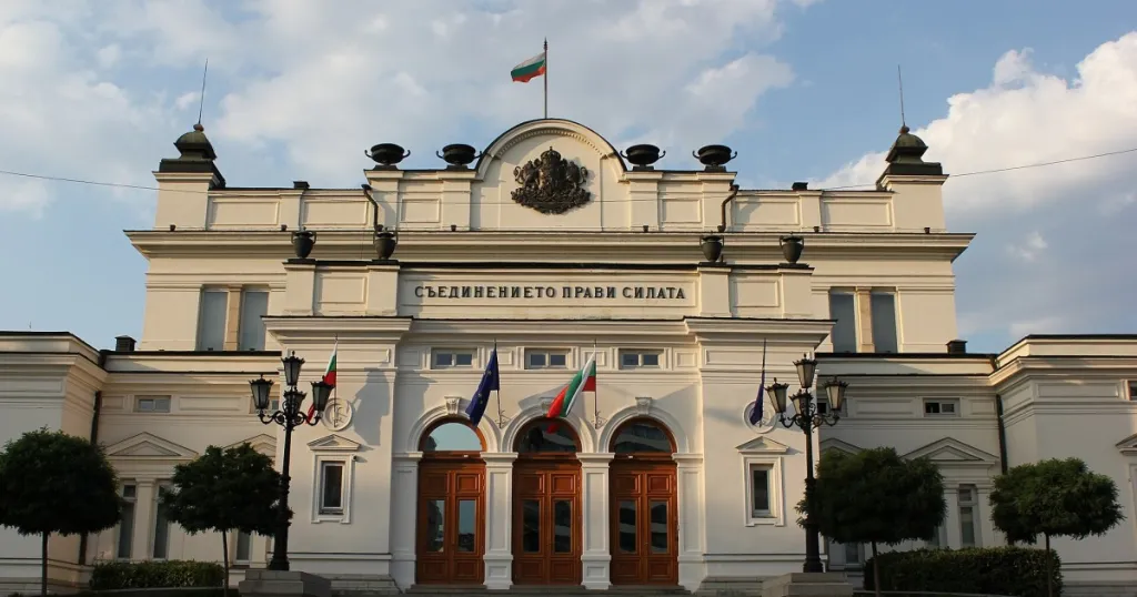Цветанов създава общинска платформа и отрича помощ за „Прогресивна България“