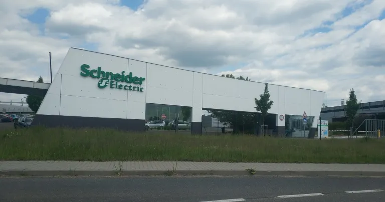 Schneider Electric купува PTC за 22,6 млрд. долара, акциите ѝ поевтиняха с близо 10% Schneider Electric купува PTC за 22,6 млрд. долара, акциите ѝ поевтиняха с близо 10%