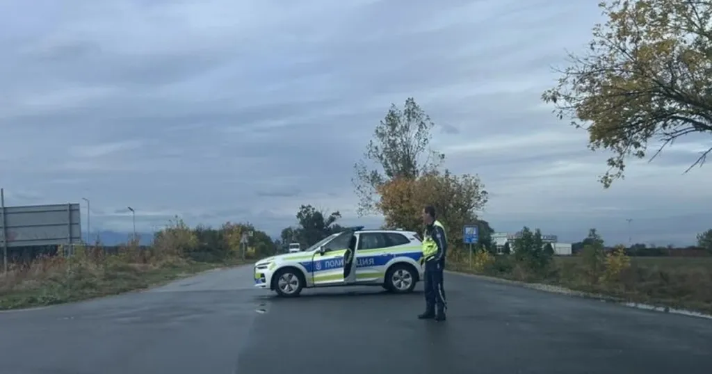 Четирима ранени при сблъсък с военен автомобил край Пловдив