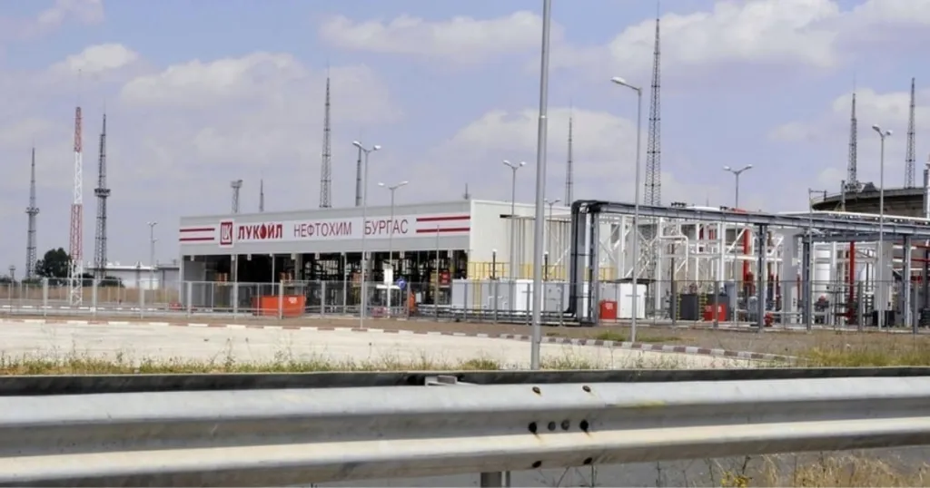 „Лукойл“: забраната за износ не носи повече дизел на българския пазар