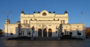 Йотова и Гюров се очаква да дебатират по БНТ на 29 октомври