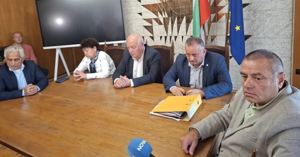 Аварийният път към Пампорово минава на часови режим от декември
