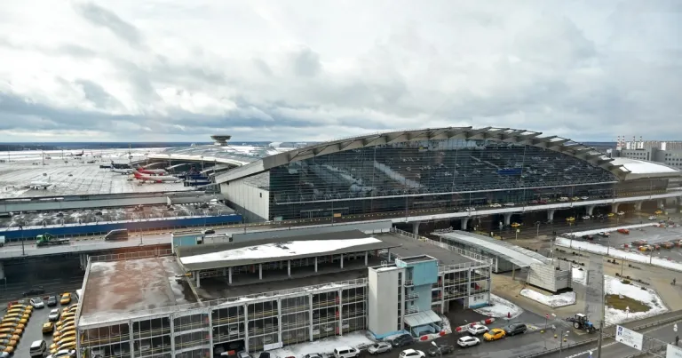 Четири самолета от президентския флот кръжаха край Москва при атака Четири самолета от президентския флот кръжаха край Москва при атака