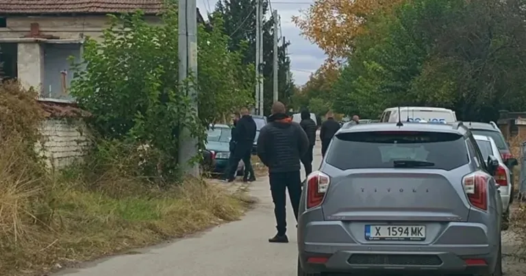 Съдът остави майка и 14-годишния ѝ син в ареста по делото за убийство