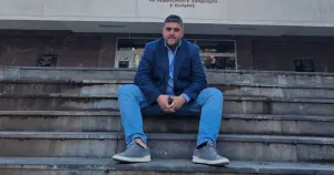 Костов напуска КНСБ след 12 години и отхвърля партийната политика Костов напуска КНСБ след 12 години и отхвърля партийната политика