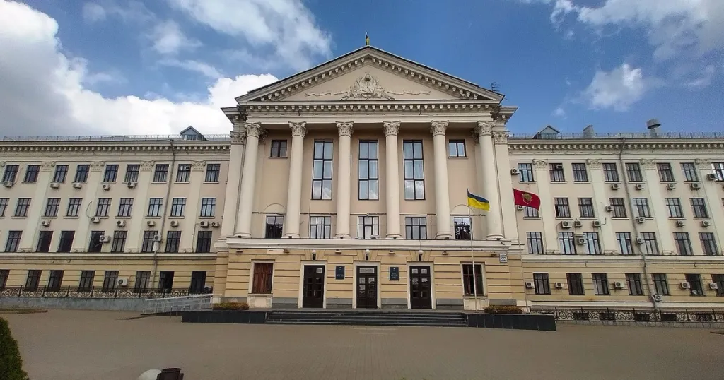 Жени загинаха при руски удари в Запорожие и Полтава