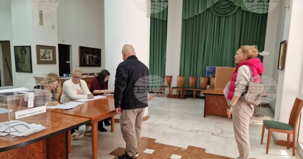 141 българи гласуваха до обяд в секциите в Северна Македония