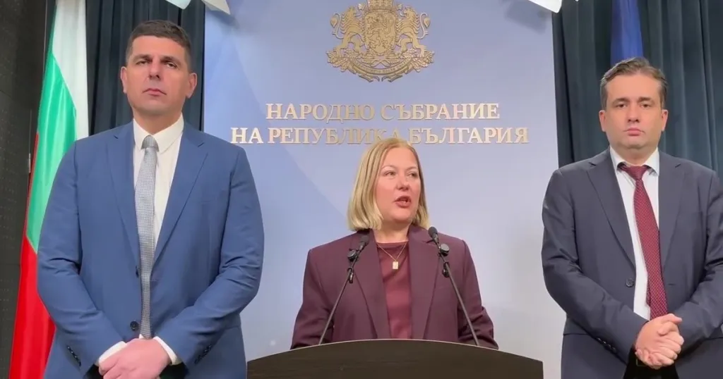 Помилването на Атанасов е предложено от друга комисия, твърди Йорданова