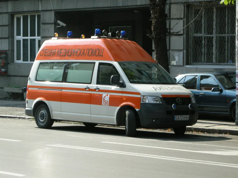 Полицията отведе мъж след сигнал за нападение над медици във Варна