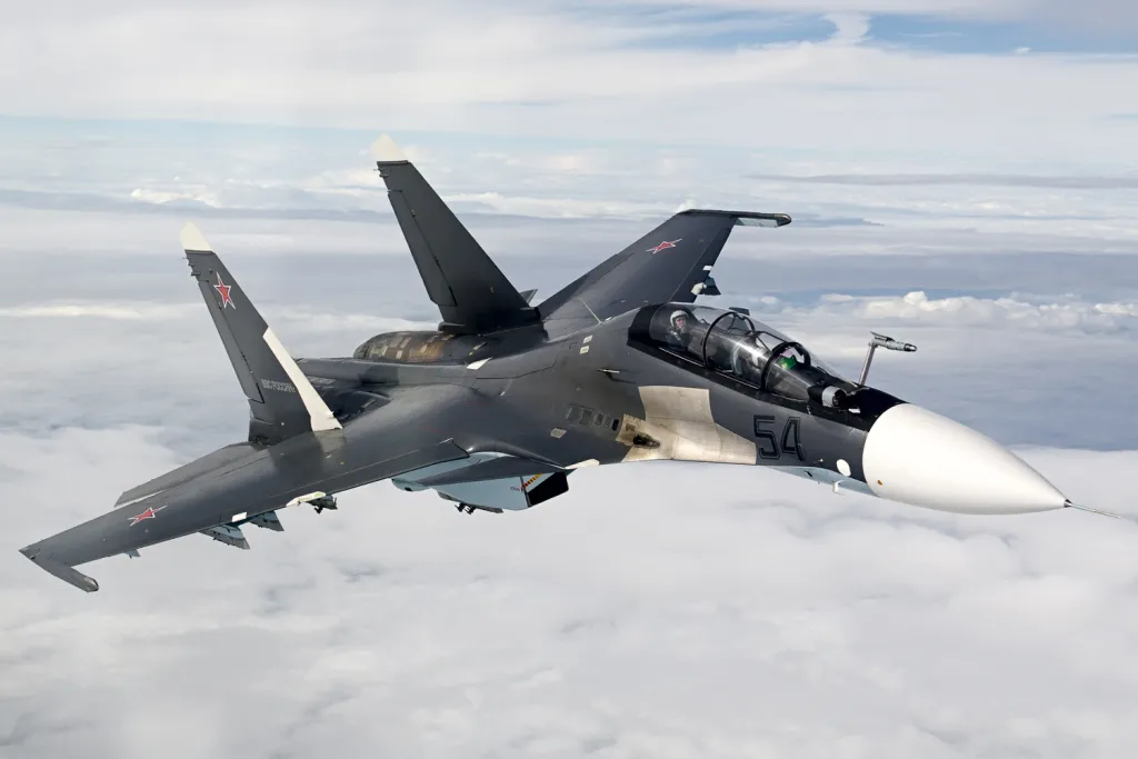 Екипажът на Су-30 катапултира при катастрофа в Калининградска област