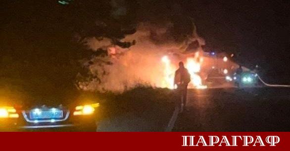 Междуградски автобус пламна тази вечер на оживения път между Бургас