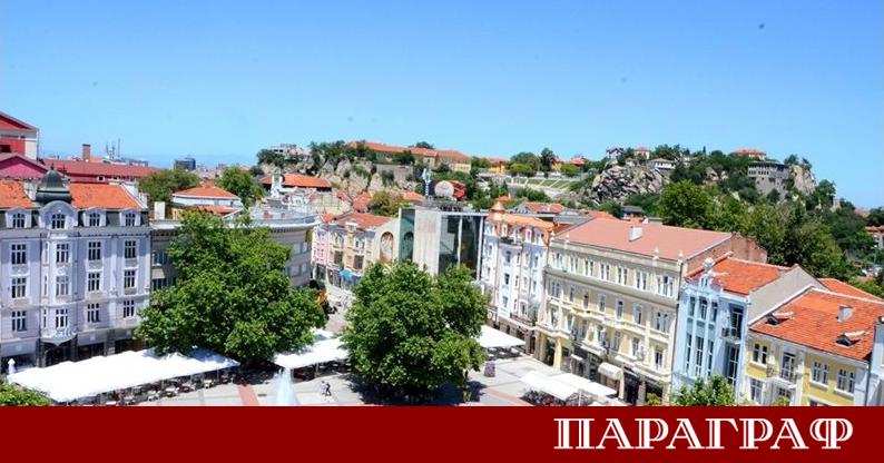 Имена като Йосип Броз Тито Леонид Брежнев и Георги Димитров