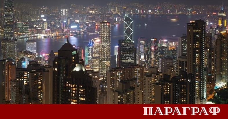 Четирима души загинаха при мащабен пожар в жилищен комплекс в