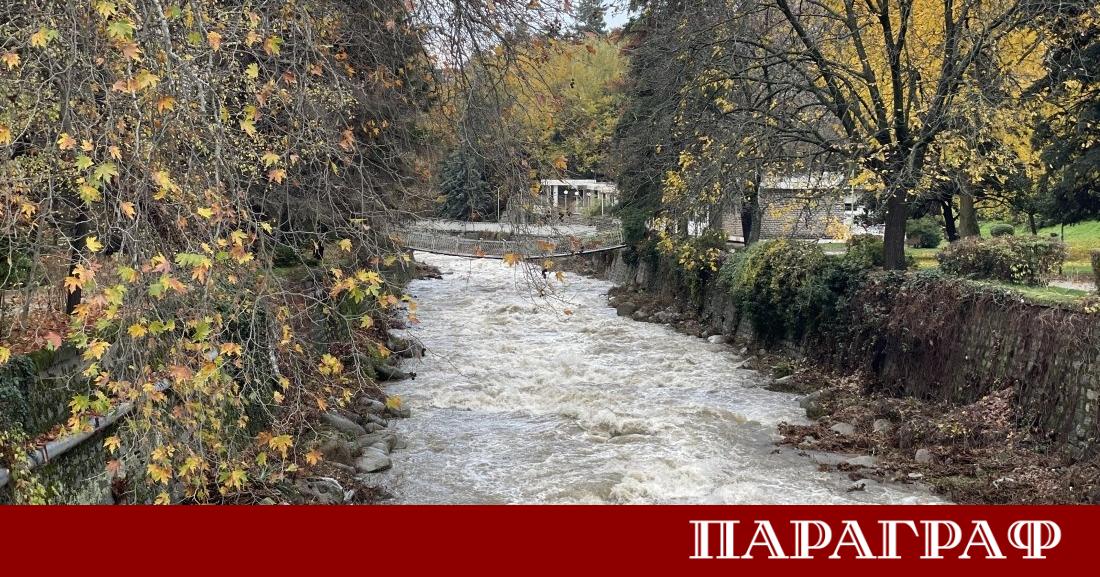 Проливни дъждове в Югозападна България предизвикаха сериозни наводнения в общините