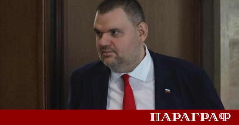 Лидерът на ДПС Ново начало Делян Пеевски категорично заяви че няма