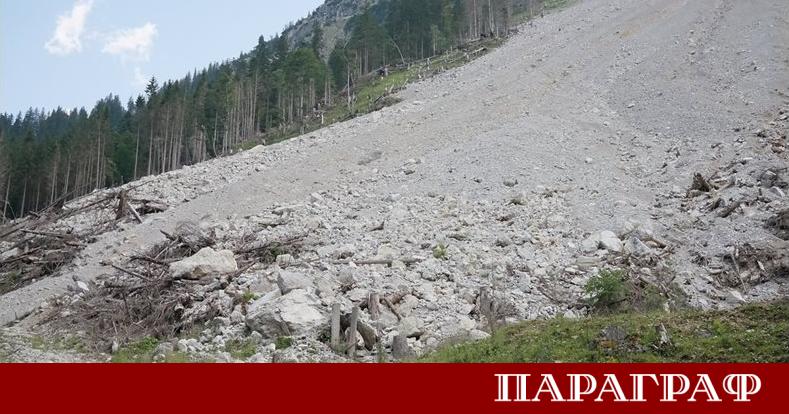 Наводненията и свлачищата на индонезийския остров Суматра взеха най малко 248