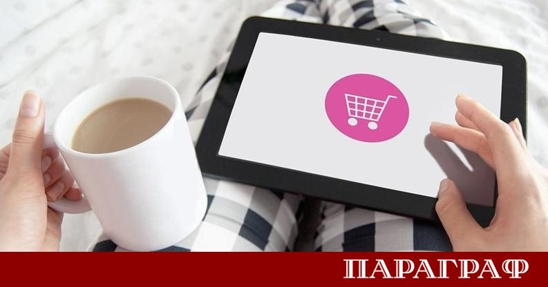 Американските потребители са похарчили рекордните 11 8 милиарда долара онлайн на