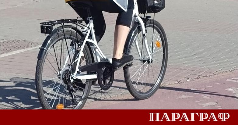 70 годишен велосипедист е хоспитализиран под лекарско наблюдение след като е