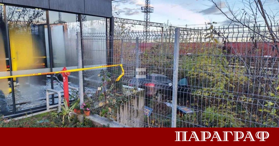 Двама мъже са приети в болница след зрелищна катастрофа във