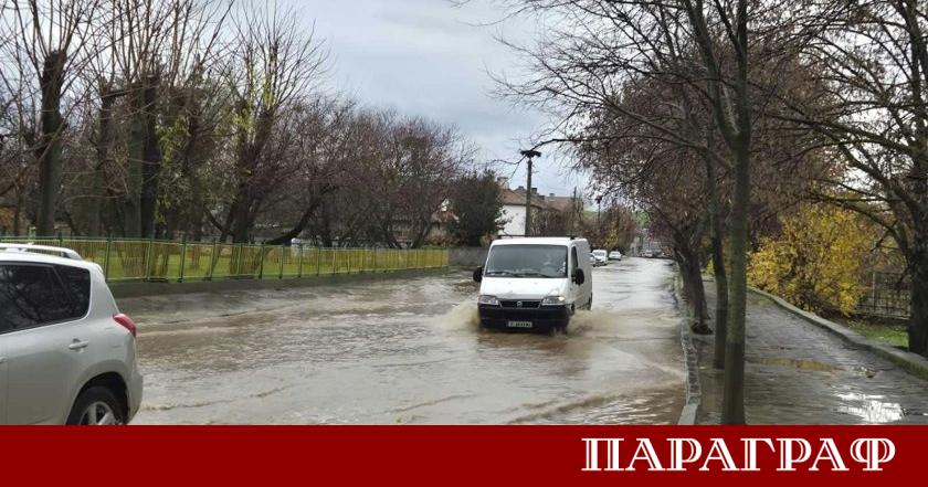 Четири дни след опустошителните наводнения в Югозападна България жителите на