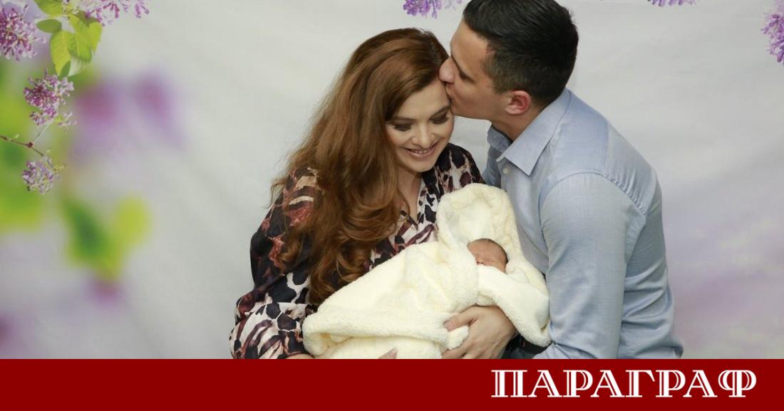 Репортерът и водещ на БНТ Йоана Миланова и нейната дъщеричка