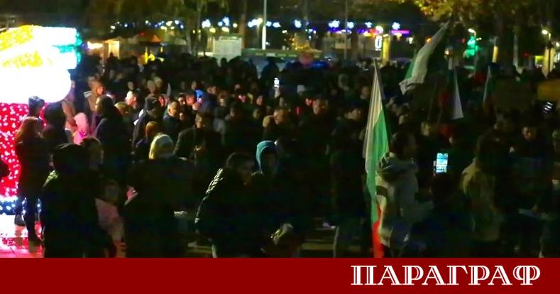 Близо 500 граждани се събраха на мирен протест в Монтана