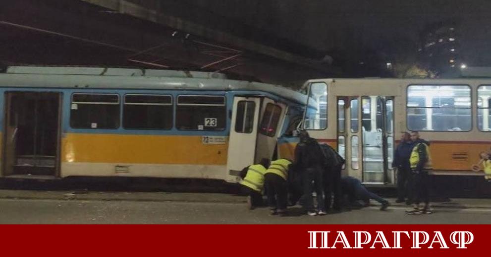 Инцидент с два трамвая затрудни движението в столицата тази вечер