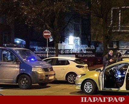 Четирима души са задържани тази вечер в столичния квартал Красно