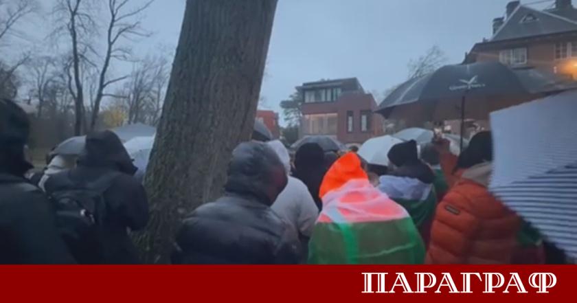 Българи живеещи в различни европейски градове излязоха на антиправителствени протести