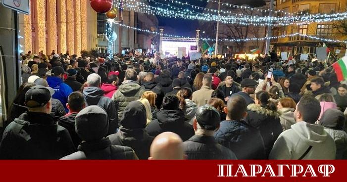 Огромен митинг разтърси центъра на Бургас събирайки около 10 хиляди