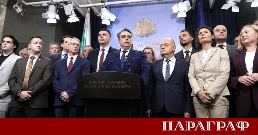 Асен Василев от Продължаваме Промяната заяви че страната е направила