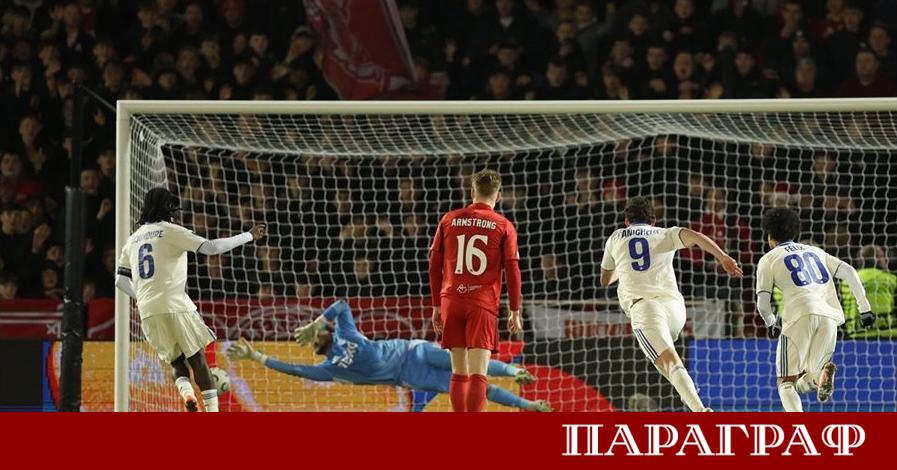 Вратарят на България Димитър Митов показа изключителна форма но неговият