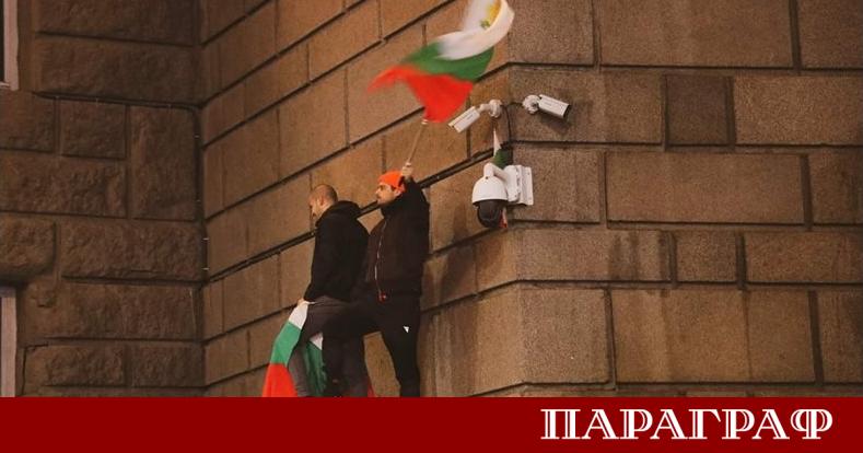 Само 21 часа разделиха мащабния антиправителствен протест в сряда от
