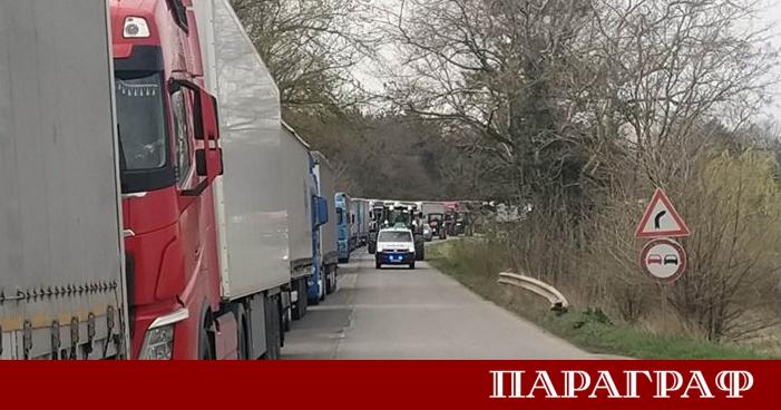 Движението на тежкотоварни автомобили през граничния пункт Капитан Петко войвода