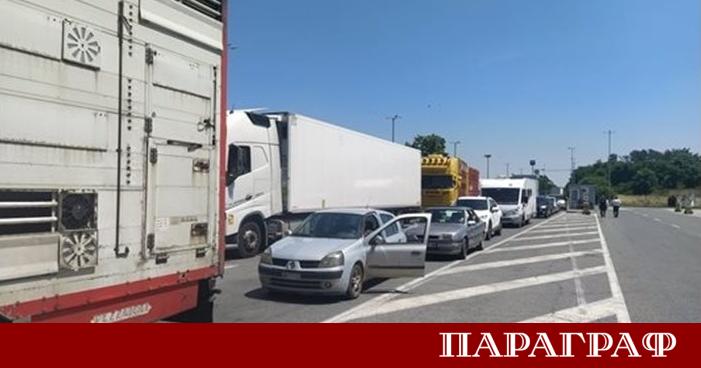 Към 6 00 часа днес граничните пунктове с Турция и Сърбия