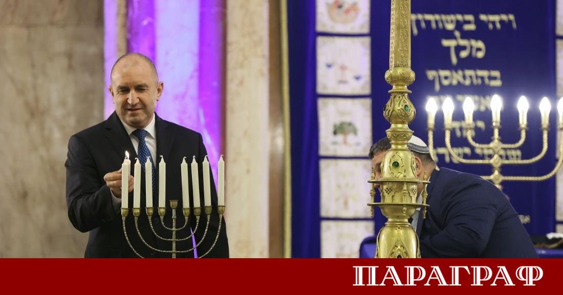 Президентът Румен Радев ще участва в традиционния ритуал по запалване