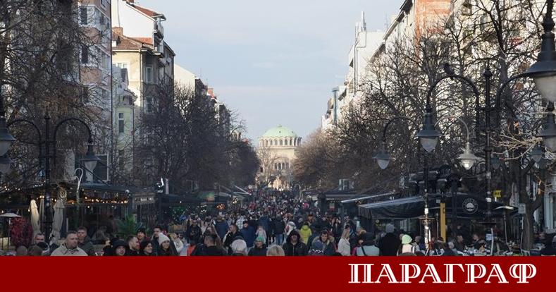 България е изправена пред предизвикателството да започне 2026 година без