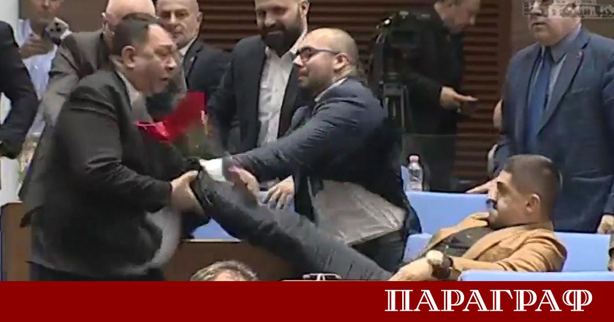 Народното събрание бе разтърсено от спречкване между двама депутати което