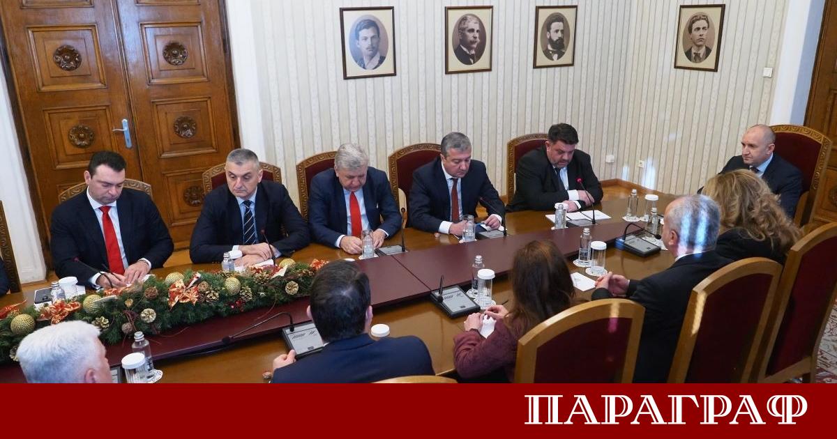 Президентът Румен Радев проведе консултации с представители на парламентарната група