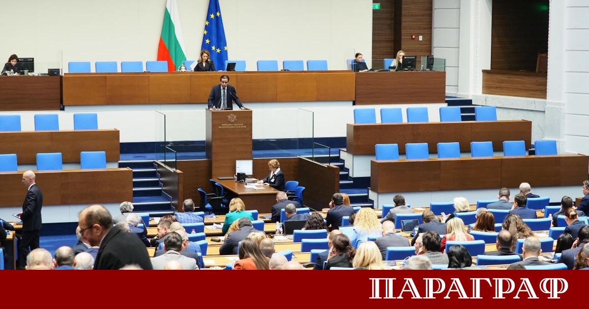 Народното събрание гласува да продължи разглеждането на редовния Бюджет за